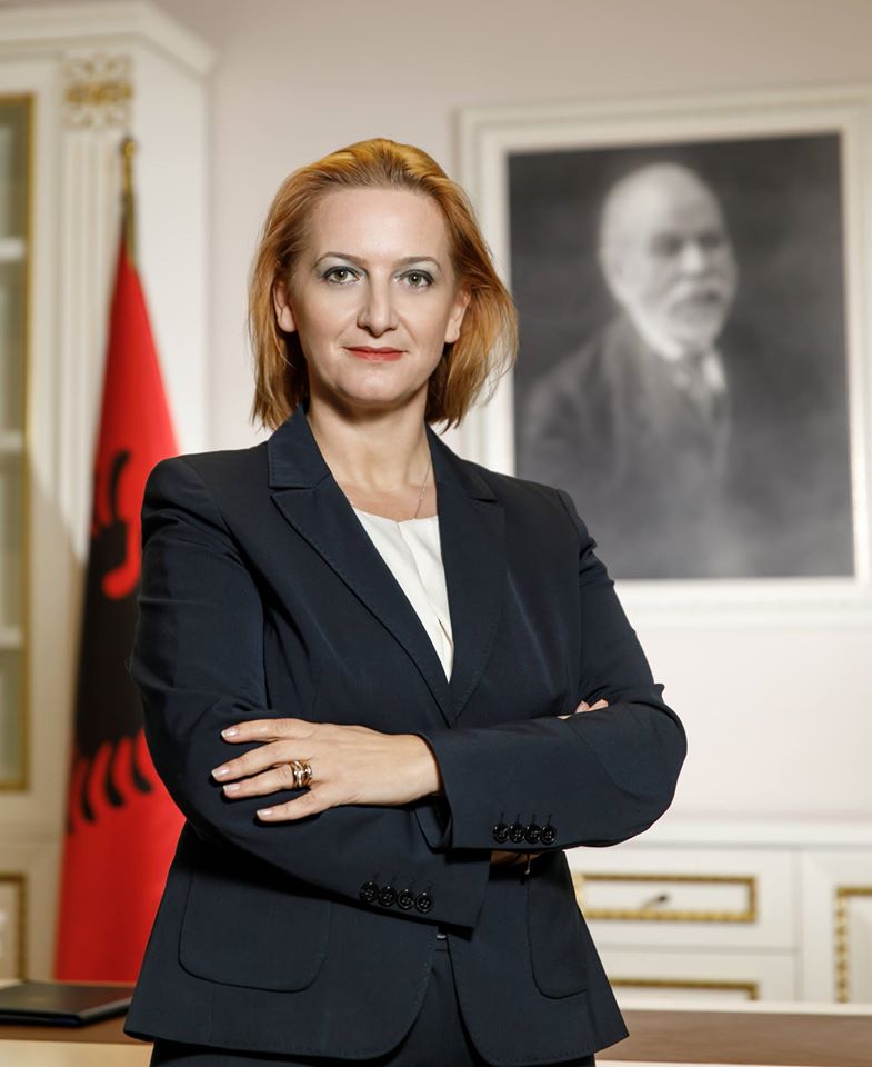 “Aplikoni për pagesën e papunësisë nga COVID-19”, Ministrja Denaj: Kategoritë që e përfitojnë dhe dokumentet që duhen