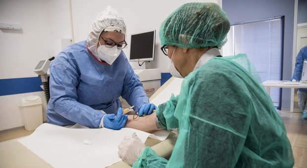 Trondit sërish Franca, 1417 viktima në 24 orë