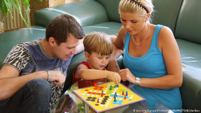 DW: Gjermania duhet të vazhdojë të qëndrojë në shtëpi