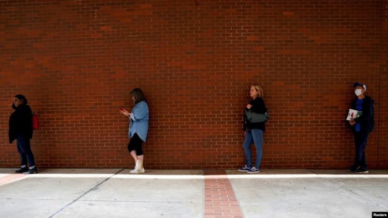 COVID-19/ Gjysma e amerikanëve të papunë paguhen më shumë tani