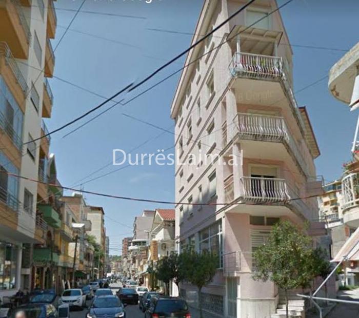 Lagjja në Durrës që është kthyer në shënjestrën e hajdutëve, banorët: Na shqyen derën me levë, po rrimë me frikë!