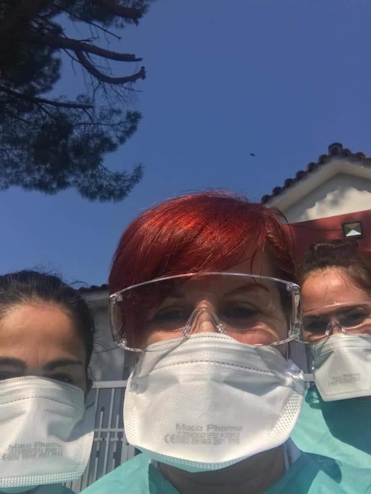 Manastirliu publikon fotot e epidemiologëve në terren: Punojnë pa u ndalur për gjurmimin e rasteve