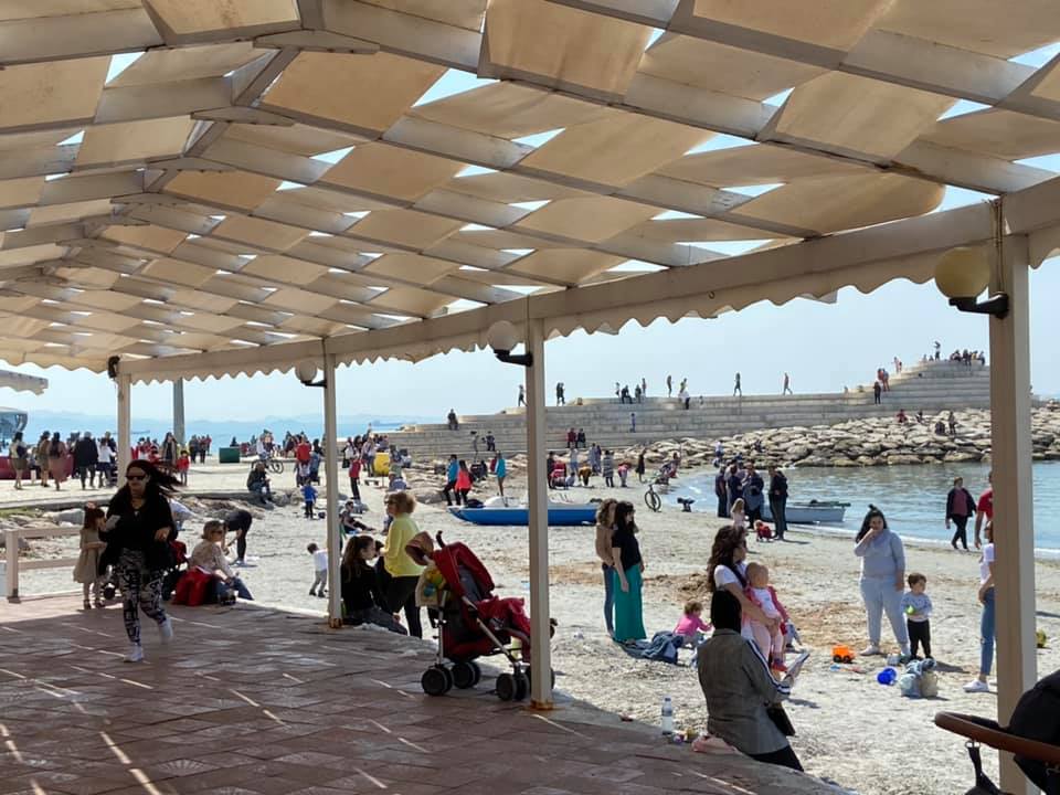 Sfinksi plot e përplot me njerëz, Arlind Boshku ka disa pyetje për kryeministrin