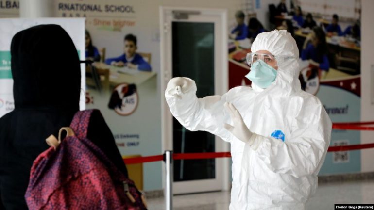 “Nëse ngrihesh shpejt, rrezikon të biesh sërish”, OBSH thirrje të gjitha shteteve: Mos i hiqni masat ndaj pandemisë!