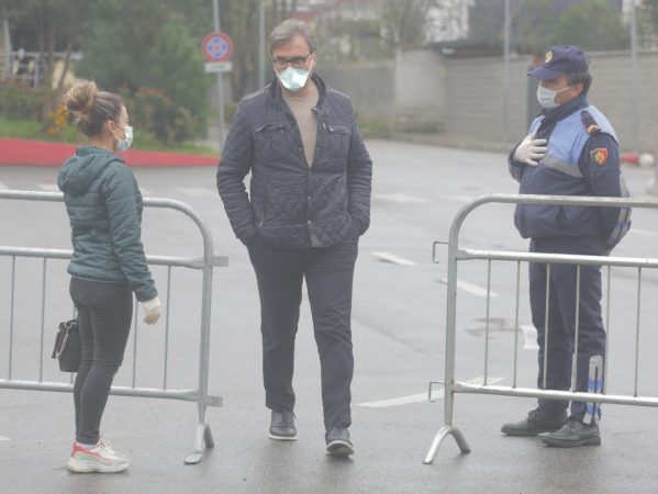 “Mendoj se ia dola falë mbështetjes tuaj”, drejtori i Urgjencës Kombëtare që u prek nga COVID-19 tregon për gjendjen e tij