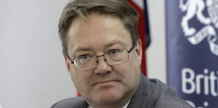 “S’ka politikë me virusin”/ Ambasadori britanik, thirrje politikanëve të Kosovës