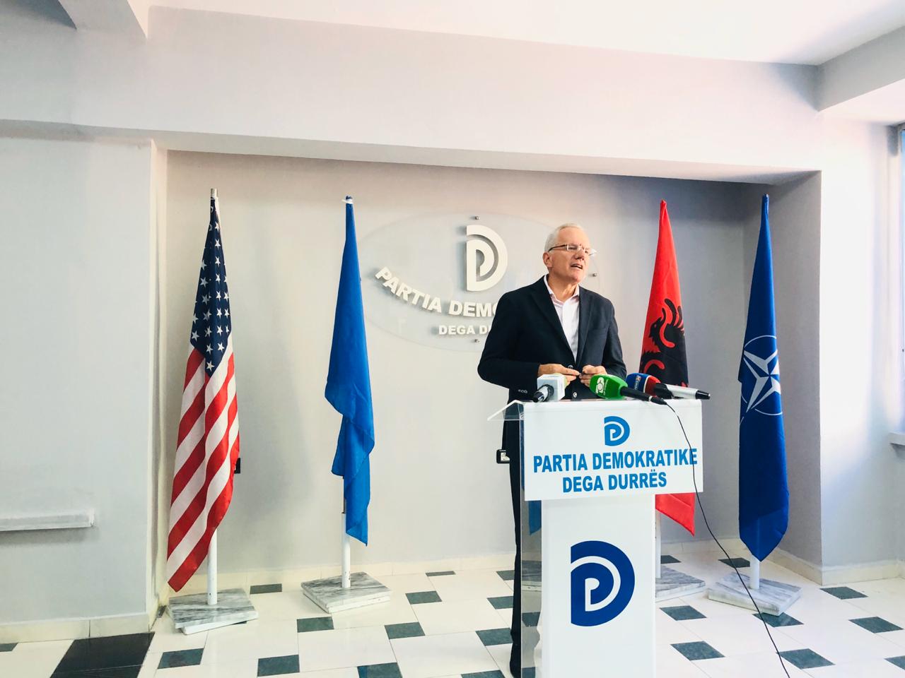 Denoncimi i kreut të PD Durrës, Xhaferaj: Virusi nuk njeh parti, por qeveria dhe bashkia e Ramës po