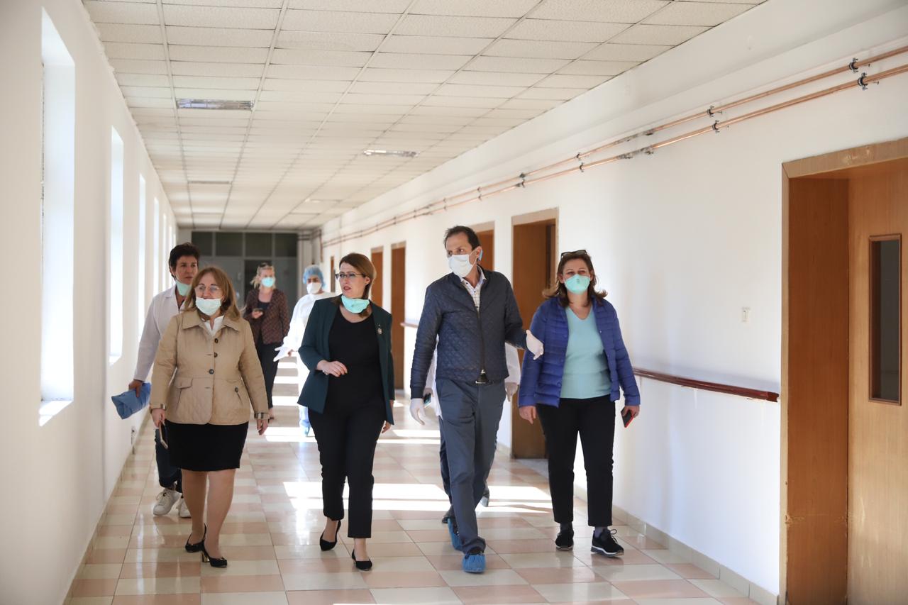 Manastirliu inspekton punimet në spitalin Covid 3: Plan masash për përgatitjen e sistemit shendetësor për fazën e hapjes