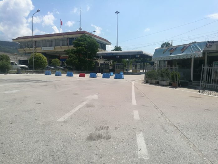 Të karantinuar në hotelin në Kakavijë, pronari kërcënon: Do i nxjerr në rrugë, më kanë paguar vetëm 2 ditët e para