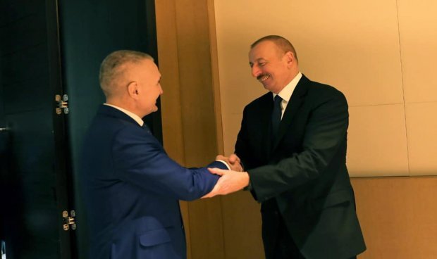 Presidenti Meta bisedë telefonike me homologun azerbajxhanas: Të forcojmë bashkëpunimin dypalësh