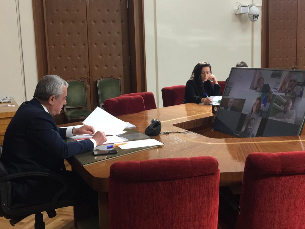 Parlamenti në kohë koronavirusi/ Këshilli i Rregullores miraton projektvendimin, si do të votohet në seancën e 16 prillit