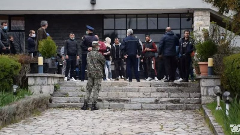 Mbërrijnë në Shëngjin qindra persona nga vendet e prekura nga Covid-19