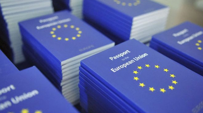 Shqiptarët të dytët për të marrë nënshtetësi europiane, 430 mijë nga viti 2002