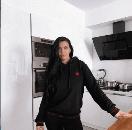 Zajmina ka një këshillë për gratë në karantinë: Mos u bëni shok me burrin!