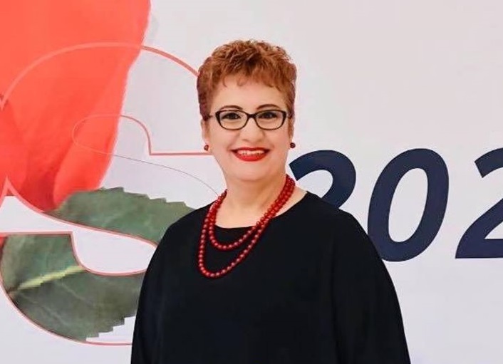 I biri fitoi betejën me COVID-19, deputetja e PS: Falenderimet shkojnë për bluzat e bardha