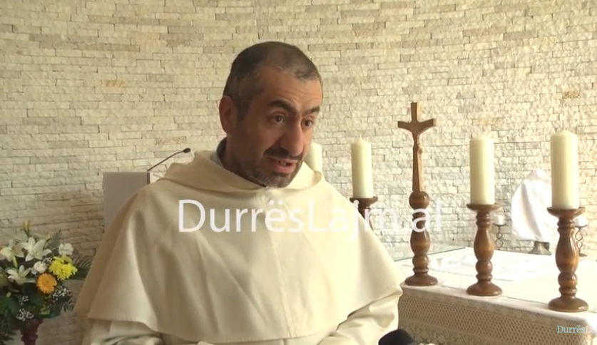 Durrës/ Pashkët katolike i gjejnë besimtarët në izolim, At Bernardi: Të shërbejë kjo festë për një entuziazëm të ri (VIDEO)