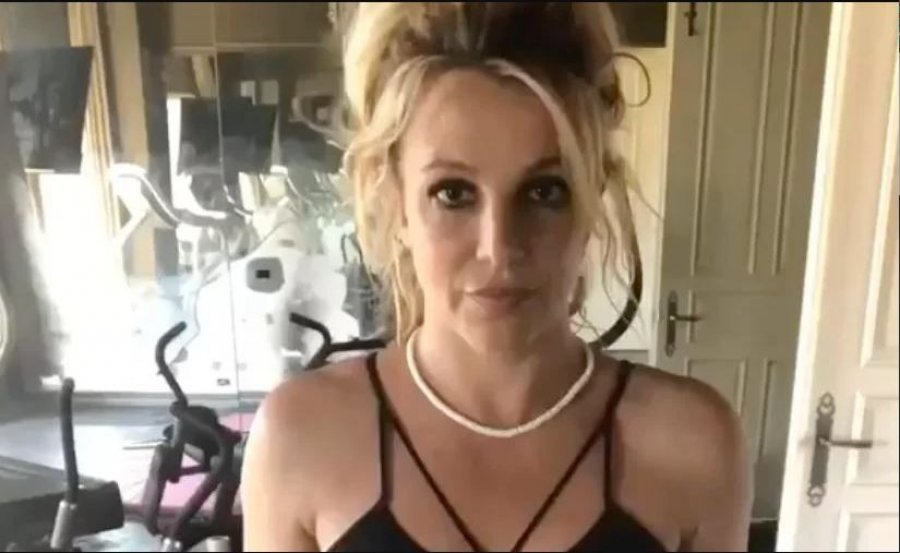 Britney Spears djeg aksidentalisht palestrën në shtëpinë e saj