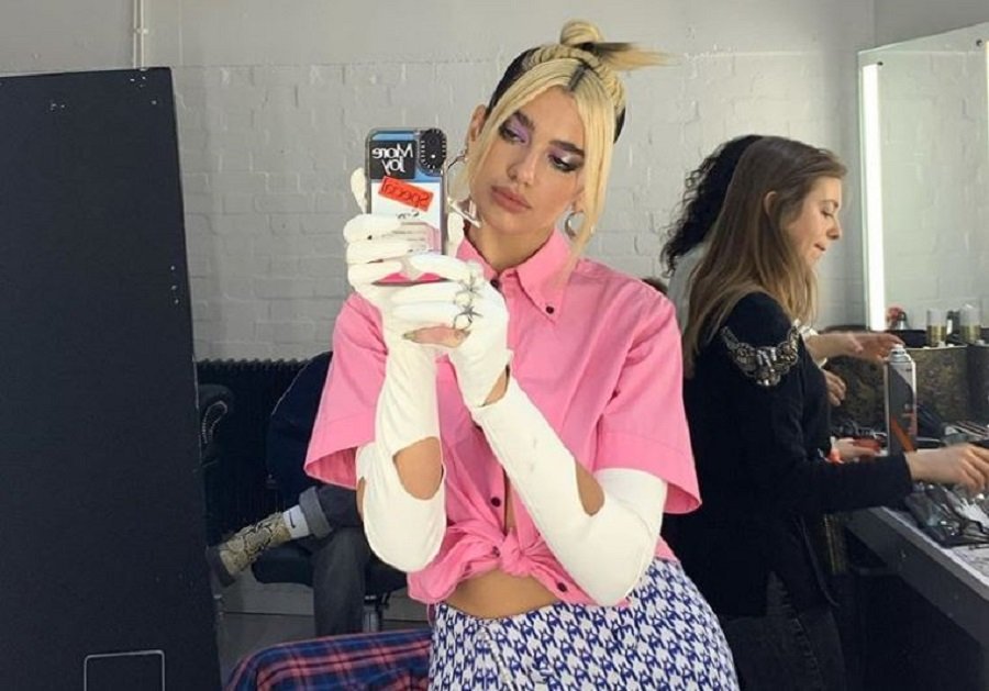 Albumi i Dua Lipës, i pari në Mbretërinë të Bashkuar