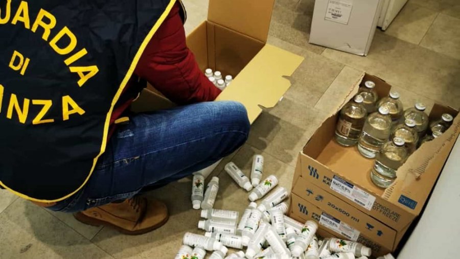 Bllokohen në Milano 10 mijë pako me xhel, ishte prodhuar në Shqipëri