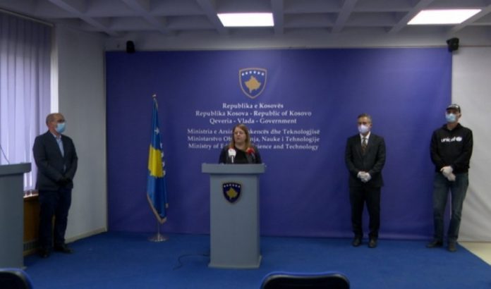 Mësimi në distancë në Kosovë nga nesër edhe për parashkollorët