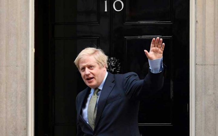 U shërua nga COVID-19, Boris Johnson rikthehet në punë pas 3 javësh mungesë