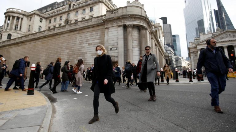 Britania shënon 847 viktima nga COVID-19 në 24 orët e fundit, në total 14576