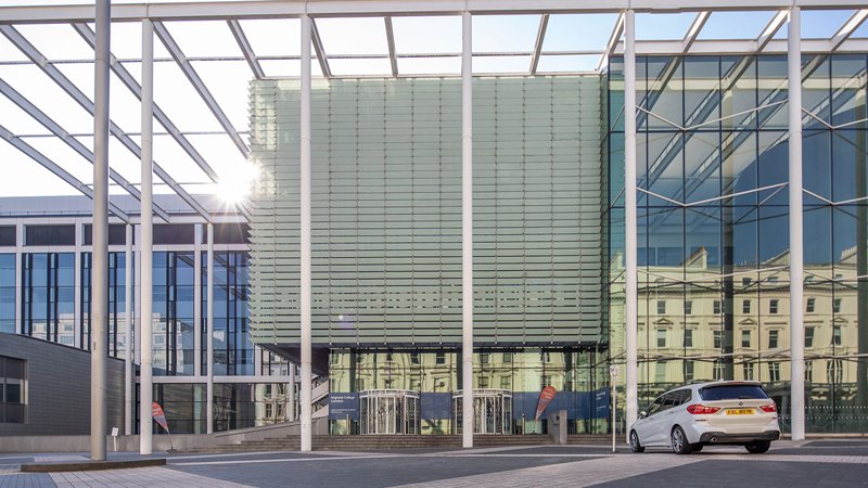 Shkencëtarët britanikë thirrje: Na duhen vullnetarë për testimin e vaksinës së koronavirusit te njeriu