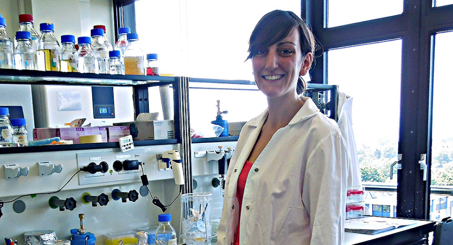 Fillon testimi i vaksinës anti Covid-19 në Britani, vaksinohen 2 vullnetarët e parë