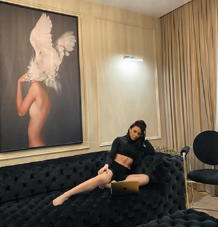 “Po më bie të fikët. Çfarë të bëj?” Dorina Mema në ankth pasi komshiut i bëjnë testin e koronavirusit