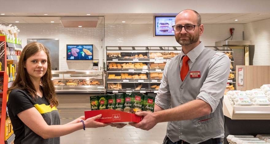 Dortmundi gjen zgjidhje për stafin, i punëson në rrjetin gjerman të supermarketeve