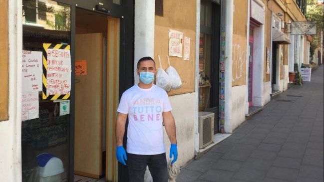 Shqiptari në Itali: Erdha këtu i uritur në ’98-ën, sot dua të dhuroj bukë për njerëzit në nevojë