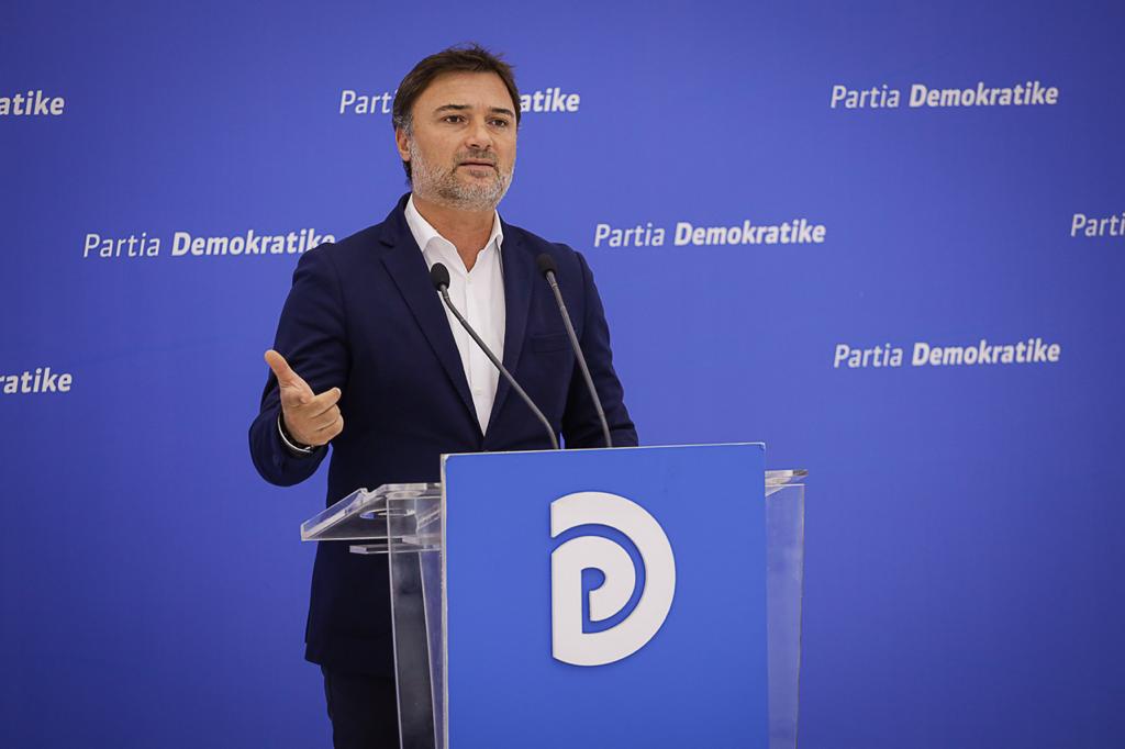 Alibeaj: Ministria e Shëndetësisë të bëjë transparencën e 4 tenderave sekret, një u fitua nga kompania e antenave