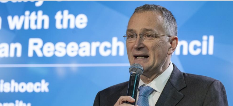 Brukseli i refuzoi propozimet për program shkencor kundër COVID- 19, dorëhiqet shkencëtari kryesor i BE-së