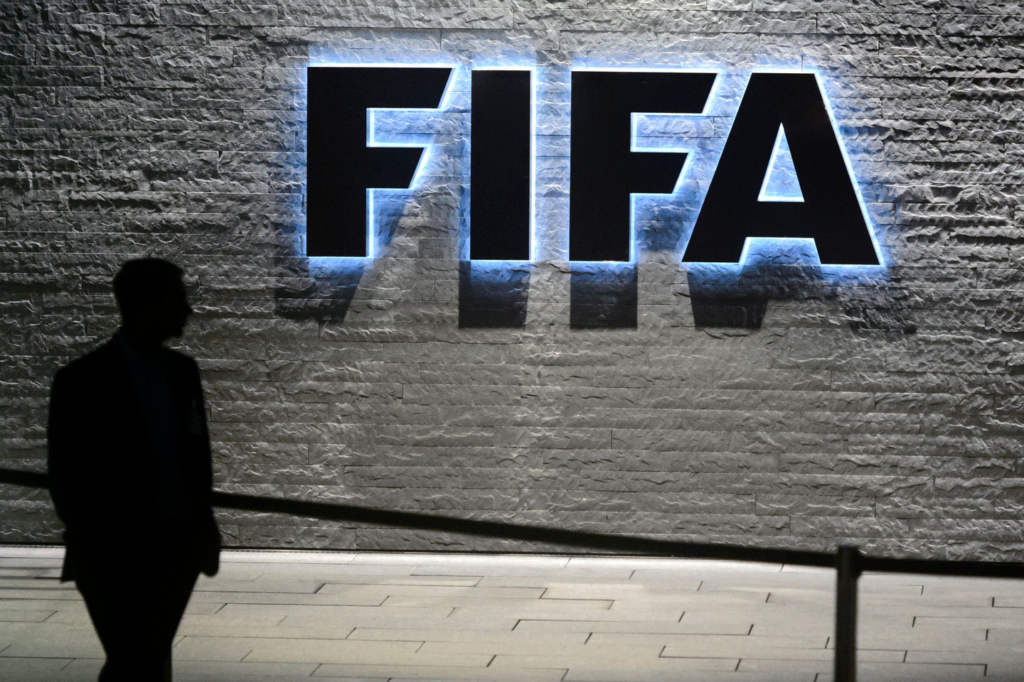 FIFA, gati një “Plan Marshall” për të shpëtuar futbollin