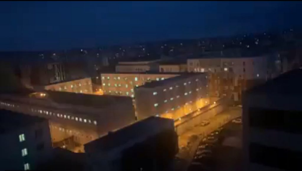 Çfarë po ndodh në burgun e sigurisë së lartë 313? Dëgjohen thirrje “Rama ik” (VIDEO)