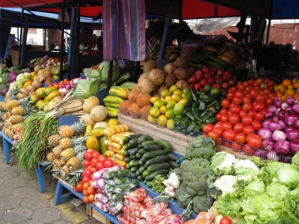 Çmimet e frutave dhe zarzavateve “fluturuan” pas Covid, shifrat që nxjerr INSTAT. Rekord limonat e portokallet