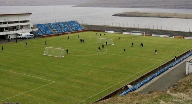 Jo vetëm Bundesliga, më 9 maj nis edhe kampionati i futbollit ku ndalohet të pështyhet në fushë