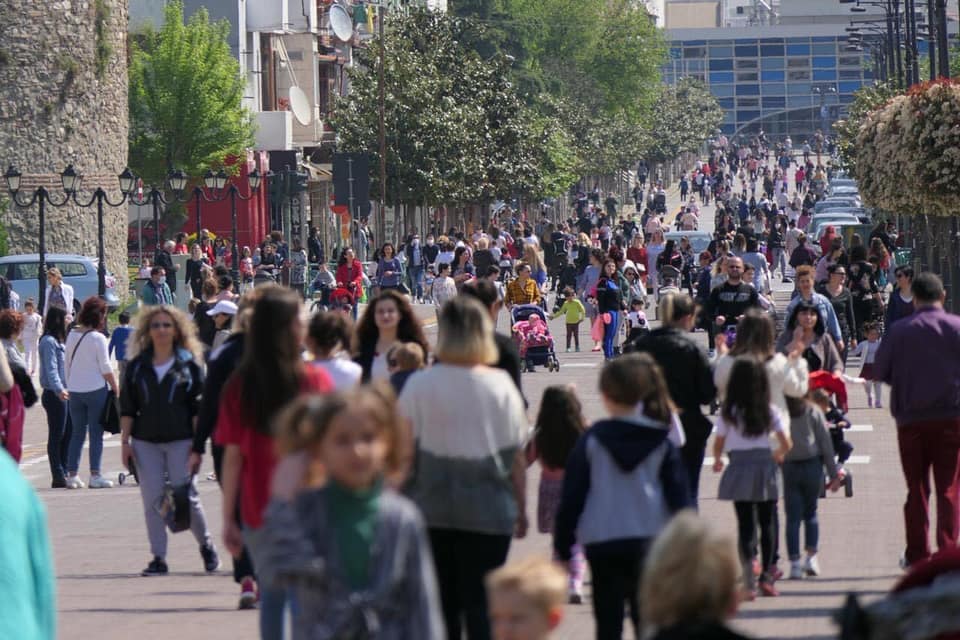 Karantina dhe çdo masë tjetër tashmë duhet shfuqizuar!