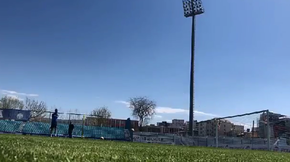 Kallaku me saktësi perfekte, ja çfarë ndodh në stërvitjen e Teutës