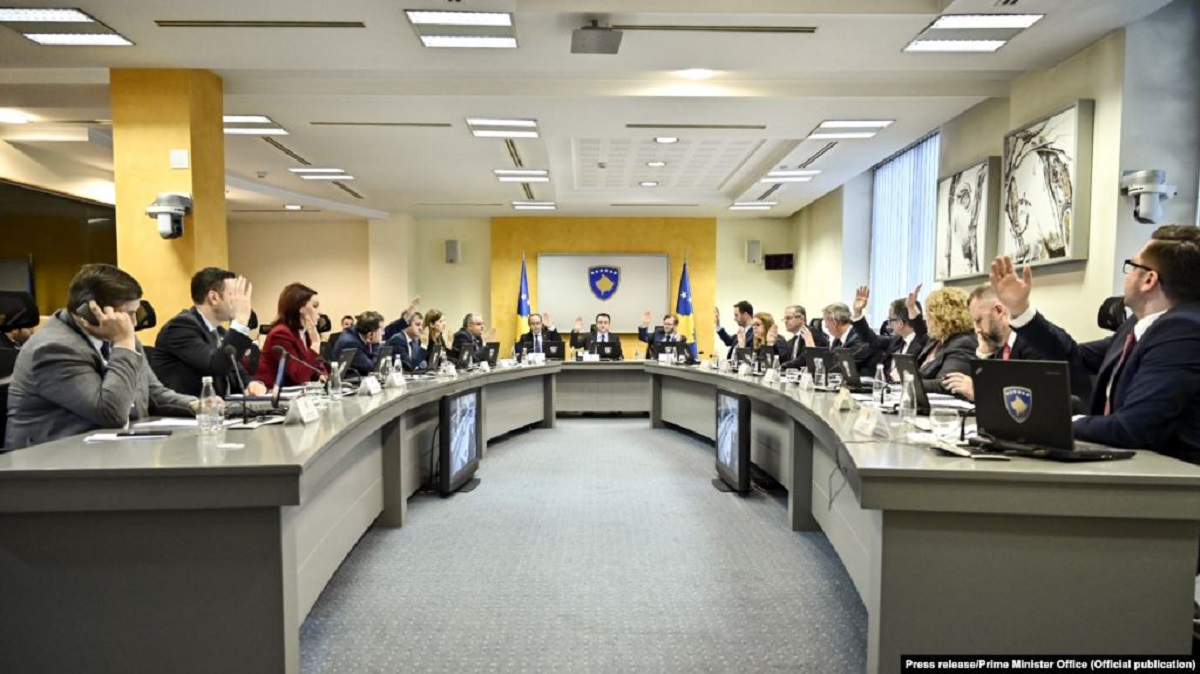 Qeveria në detyrë e Kosovës shkarkon bordet e dy ndërmarrjeve publike