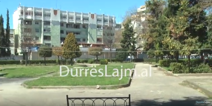 Boshatisen lulishtet ku grumbulloheshin të moshuarit në Durrës (VIDEO)