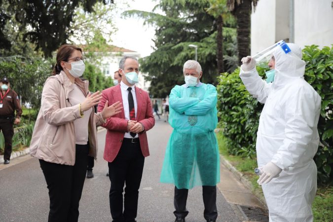 Manastirliu inspekton masat e marra tek Trauma: Hapje graduale e sistemit shëndetësor