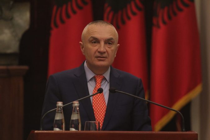 Meta përshëndet marrëveshjen energjitike me Kosovën: Shërbime më të sigurta dhe më fitimprurëse