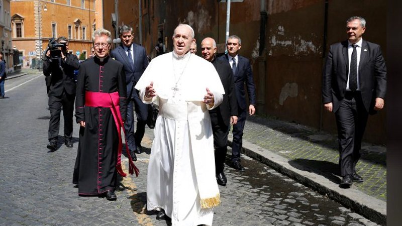 “Koha për të shëruar padrejtësitë”/ Papa Françesku: Mund të goditemi nga një virus edhe më i keq