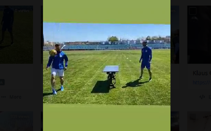 Pingopongu me këmbë në modë, kapiteni i Teutës sfidon mesfushorin Çyrbja në “Niko Dovana”