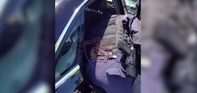 Ndiqet nga sheshi “Pranvera” deri te mbikalimi i Shkozetit, kapet me armë 47-vjeçari (VIDEO)