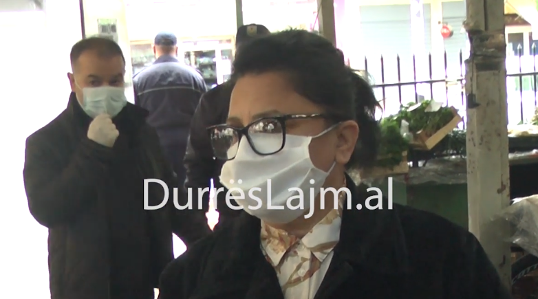 Qytetarët në Durrës: Të hapen tregjet e të vendosen më shumë tunele dezinfektimi (VIDEO)