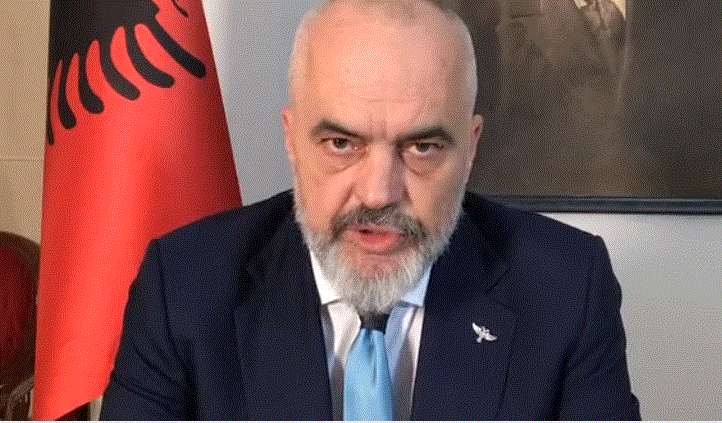 “Kur të mbërrish te K, dil vetë”- Këngëtari shkodran thumbon Ramën. Kryeministri i përgjigjet: Humor kaps