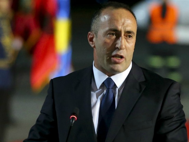 Haradinaj kujton të vëllain e ndjerë: Në luftë sfidove disa herë vdekjen në fushëbetejë, por të rrëmbeu në agun e lirisë