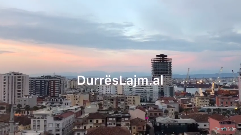 Sirenat e anijeve në Durrës kumbojnë 3 minuta në shenjë solidariteti me detarët (VIDEO)